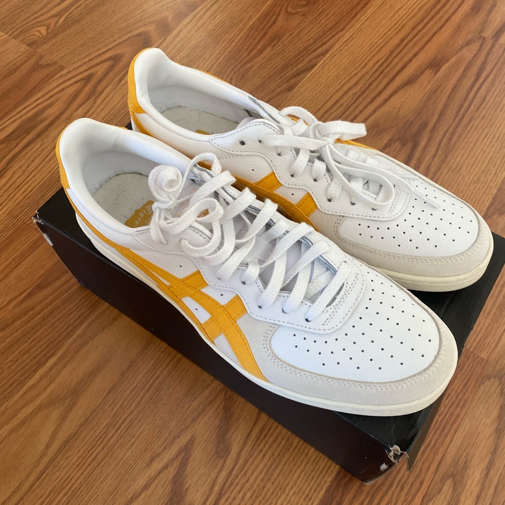 Mens shoe 9.5 ONITSUKA TIGER GSM - WHITE / TIGER YELLOW
